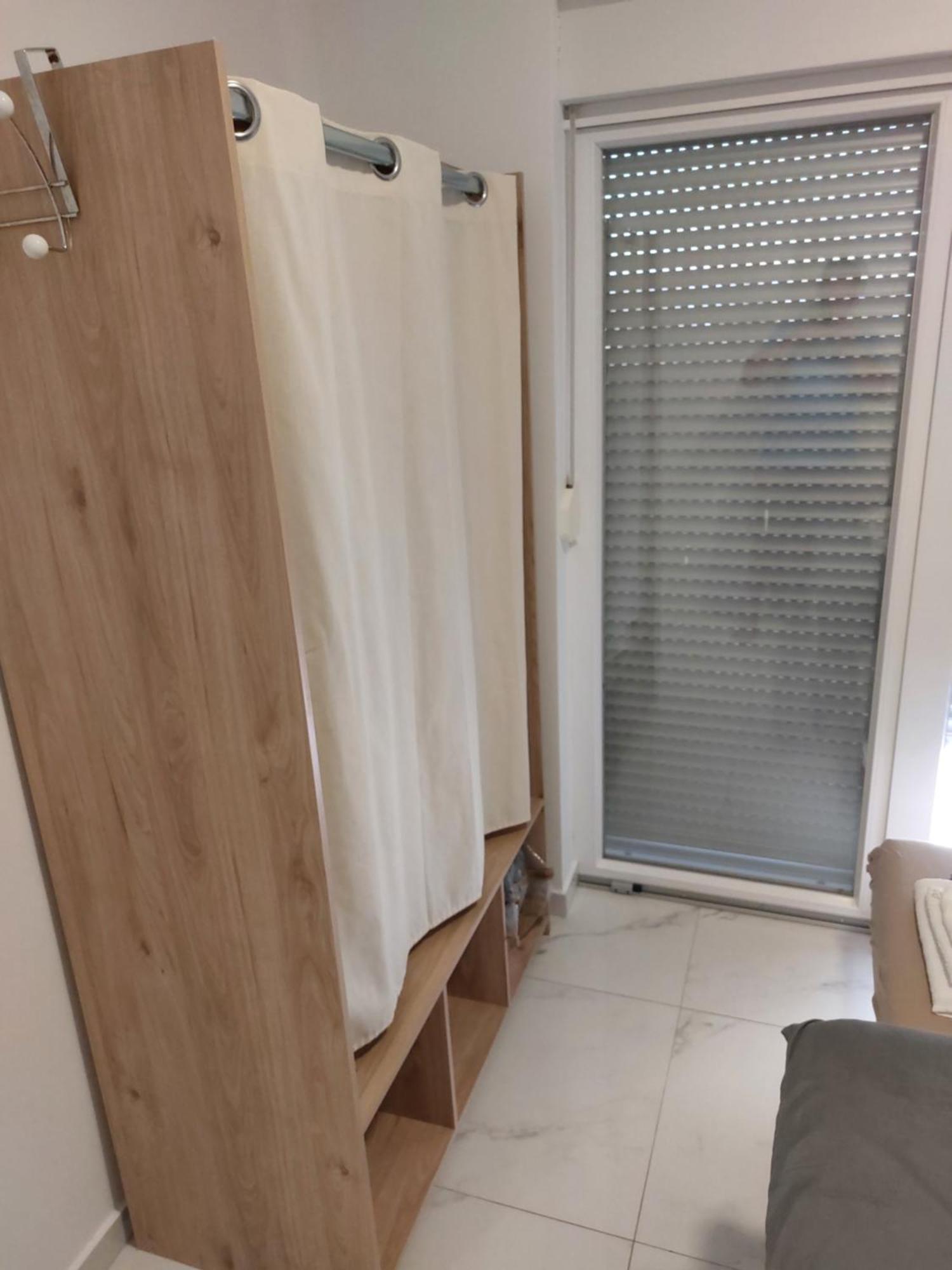 Apartmani Anastasia With Pool, Novalja Exterior photo