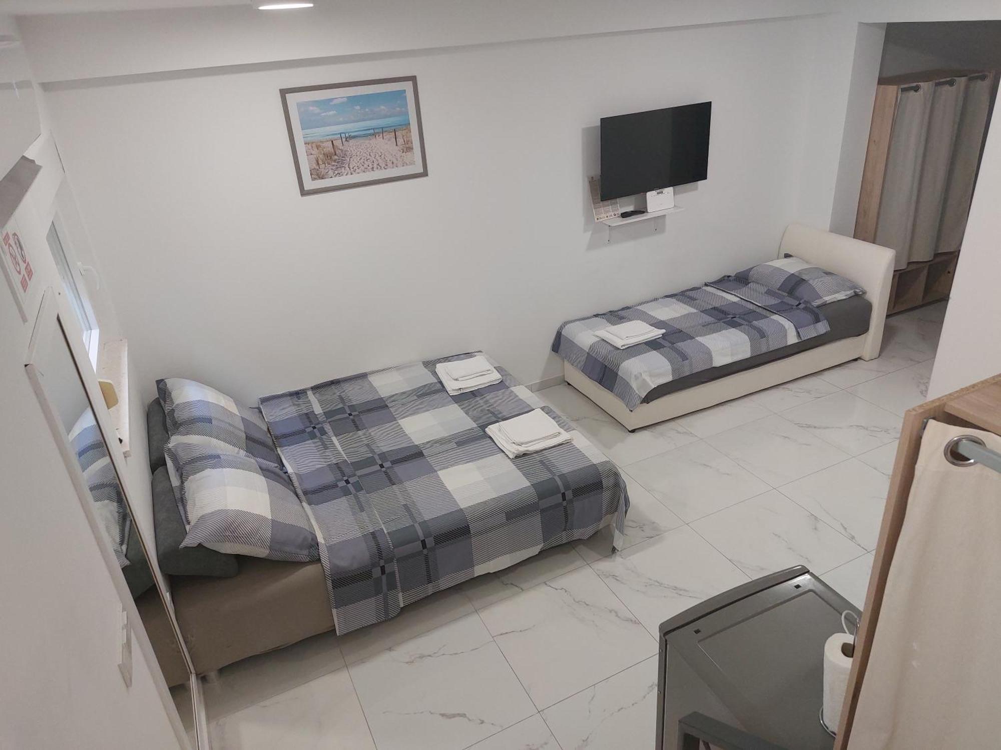 Apartmani Anastasia With Pool, Novalja Exterior photo